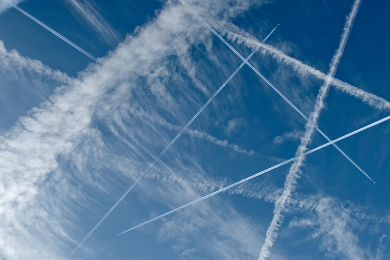 File:Chemtrails.webp